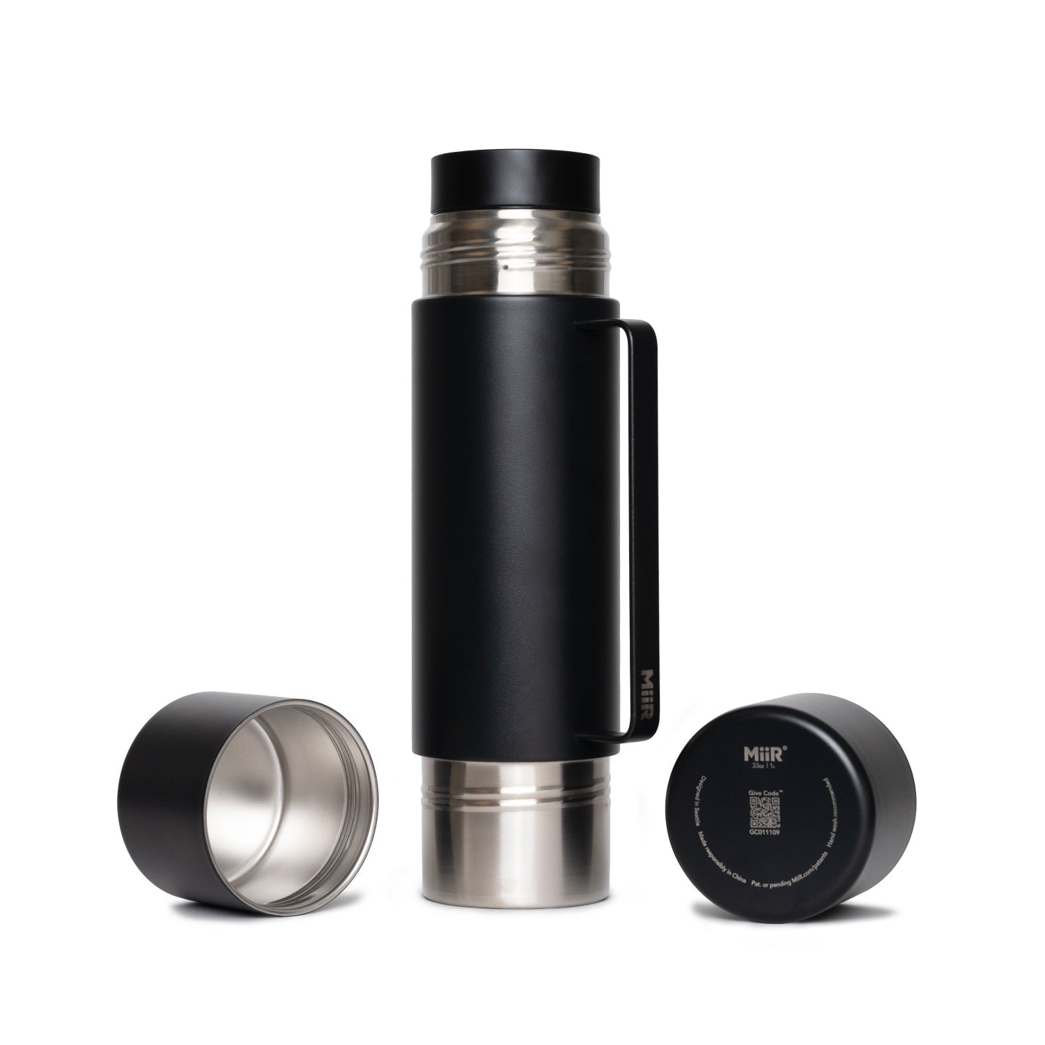 tomo-m0 Tomo_Black_Studio_0521_Cap_Staged__TOM1SV33002.jpg