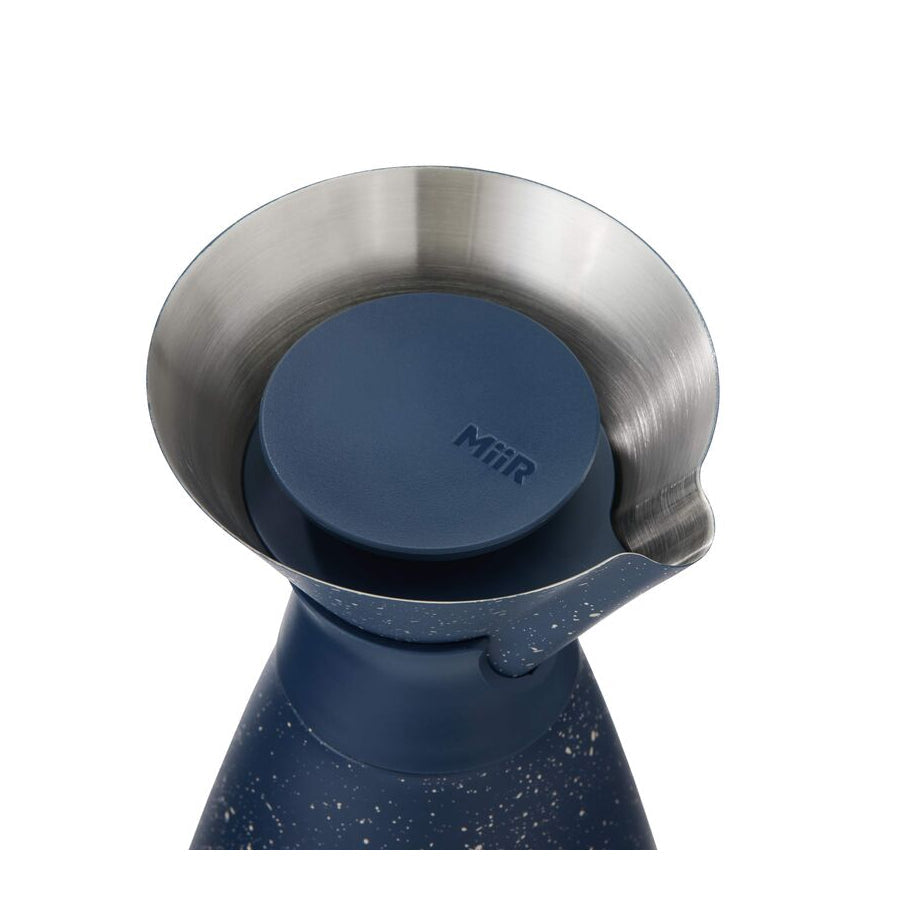 new-standard-carafe-s7 WebPDP-33oz_New_Standard_Carafe_Tidal_Blue_Speckle_Studio__CAR1SVOS225_45_Lid_Off.jpg