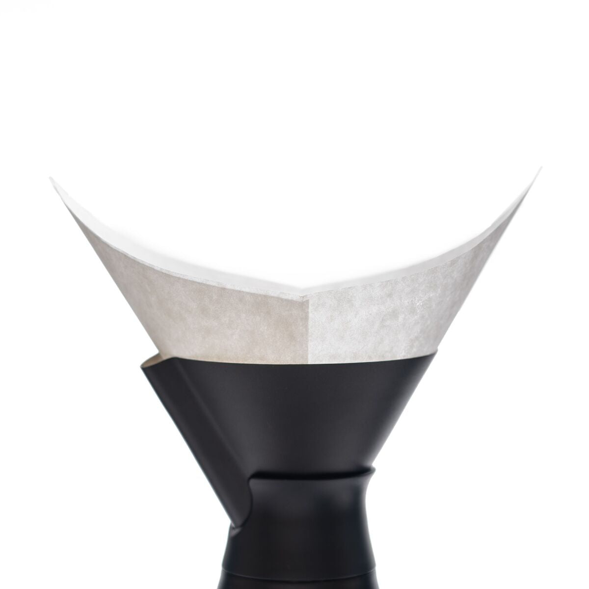 new-standard-carafe-coffee-filters-i2 WebPDP-NSCarafeCoffeeFilters_Studio_0223_InUse__CAF1PN00001.jpg